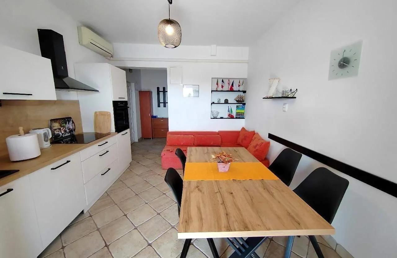 Apartments With A Parking Space Banjol, Rab - 22421 Rab Town 0*,